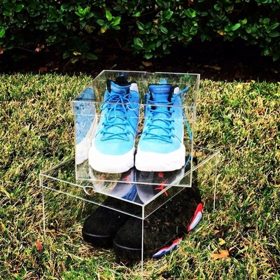 De promotie grote acryldoos van de tennisschoenvertoning voor acryl de tennisschoenvitrine van Nike