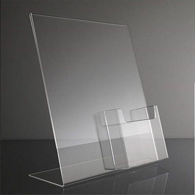 De acrylcountertop van het Hellings Achtertussenvoegsel Tekenhouder 8,5 x 11 Duim met Brochure in eigen zak steekt